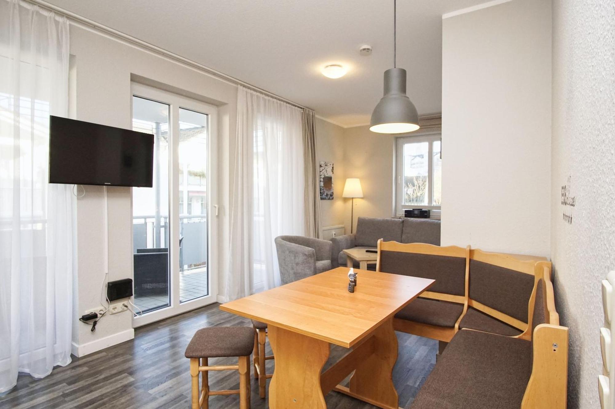 Zentrale Fewo Mit Balkon, Gratis Nutzung Vom Ahoi Erlebnisbad Und Sauna In Sellin - Villa Buskam Fewo 27 Goehren  Eksteriør billede